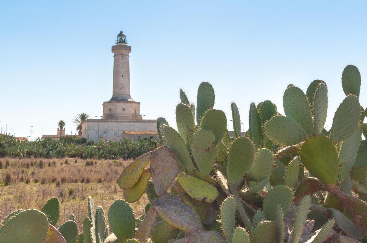 B&B Casa Del Faro Sanvallero Adults Only Portopalo Di Capo Passero ภายนอก รูปภาพ