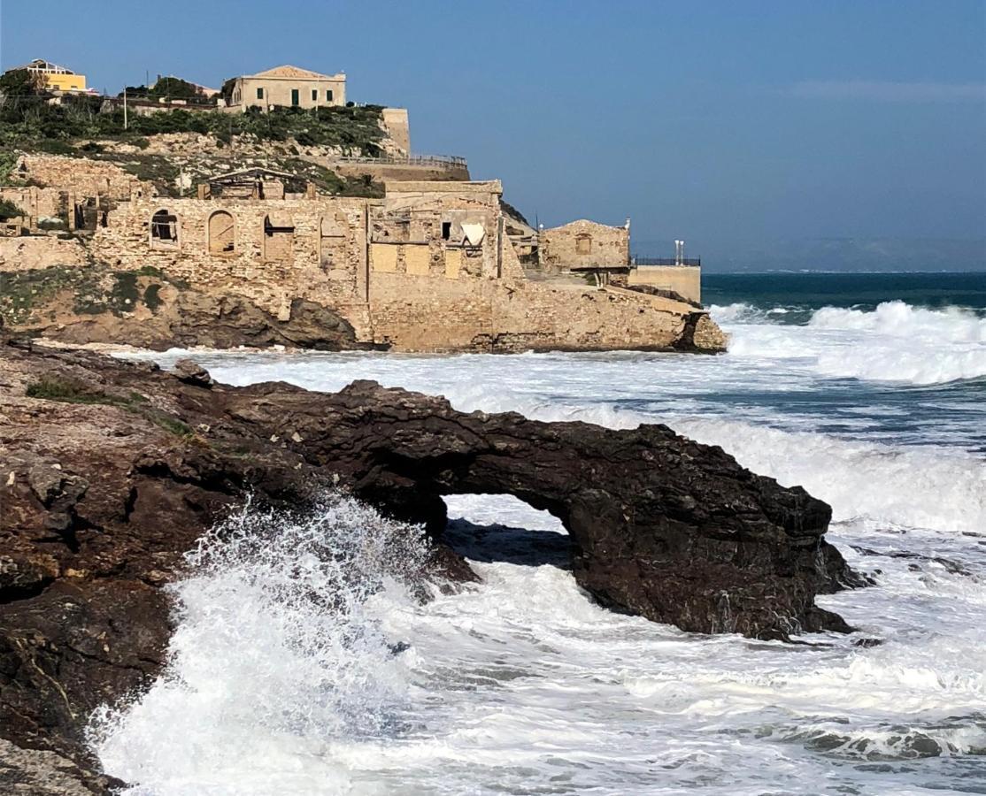 B&B Casa Del Faro Sanvallero Adults Only Portopalo Di Capo Passero ภายนอก รูปภาพ