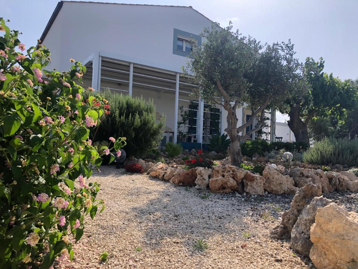 B&B Casa Del Faro Sanvallero Adults Only Portopalo Di Capo Passero ภายนอก รูปภาพ