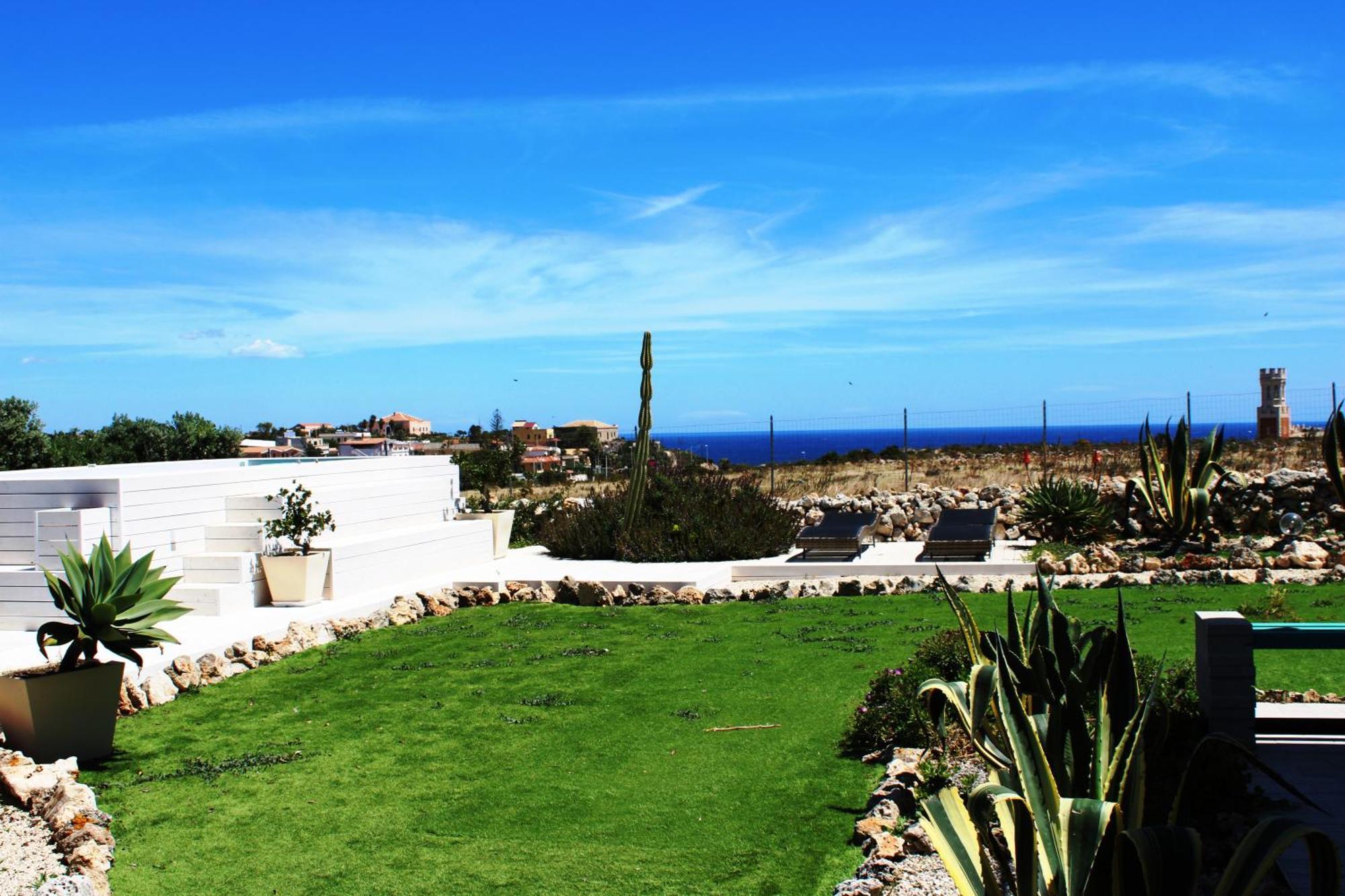 B&B Casa Del Faro Sanvallero Adults Only Portopalo Di Capo Passero ภายนอก รูปภาพ
